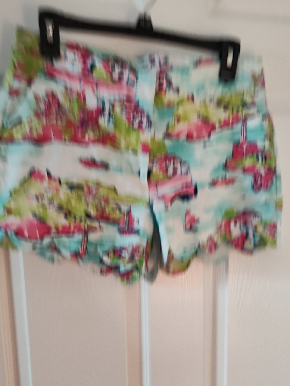 crown & ivy White Multi Tropical Print Scallop-Hem High Waist Shorts